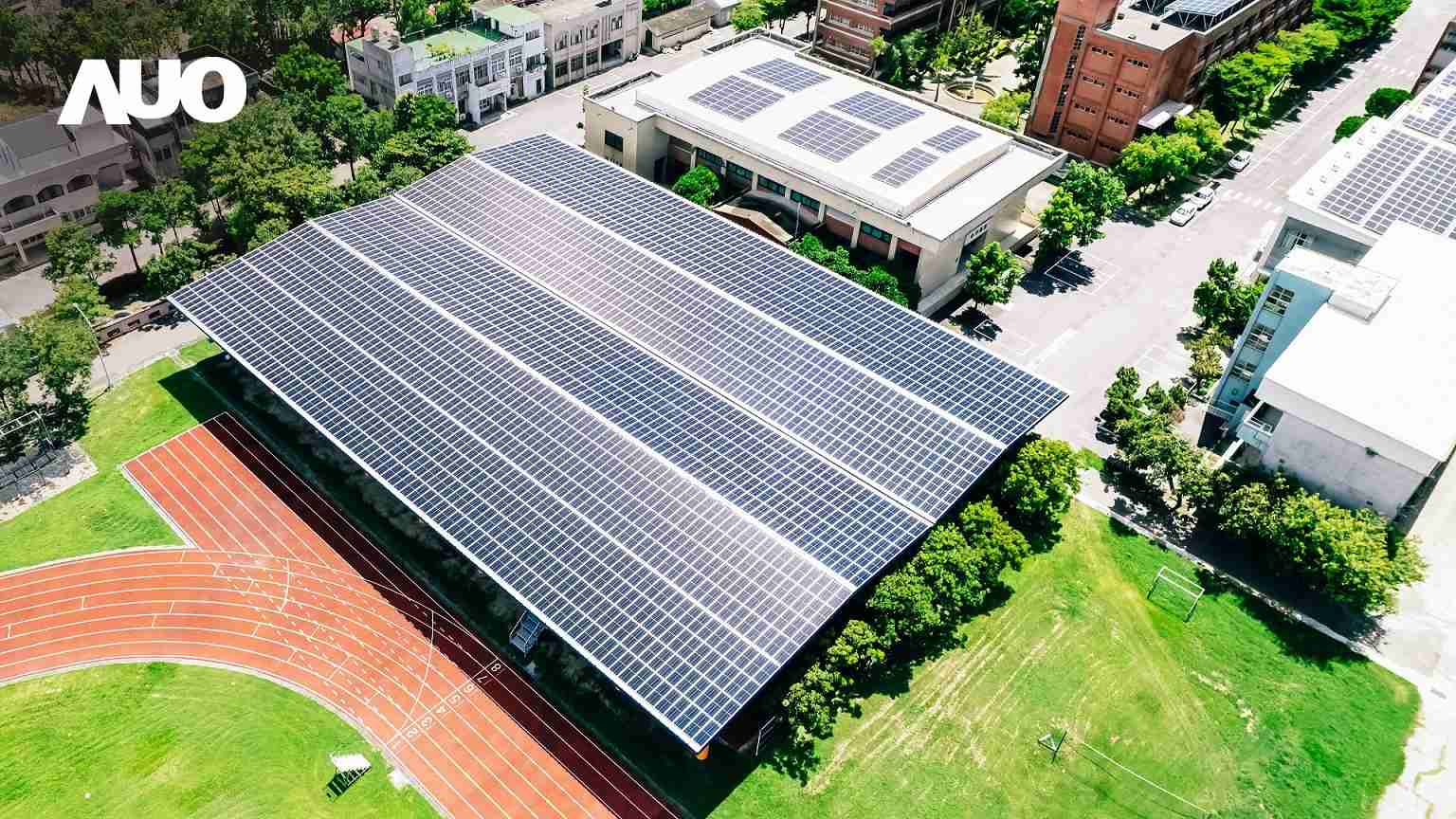 龙门国际SunSteel光电整合型浪板具备快速安装、、、轻量化优势,,,,可提升15%发电效能,,,,通过国际IEC与台湾VPC认证安全、、、防漏、、、耐候标准